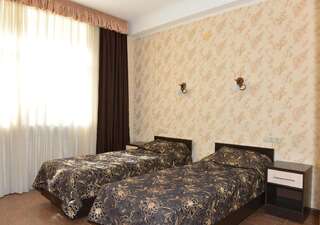 Гостиница Олимпиа Красная Поляна Стандартный двухместный номер с 2 отдельными кроватями-7